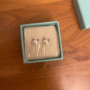 sterling silver pearl cat earrings